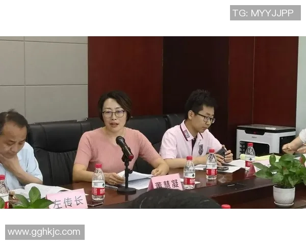 重庆足球队比赛经验深度对比与分析探讨